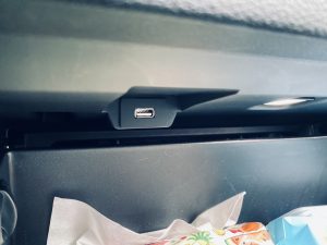 Alternative view of Chuyển cổng USB Carplay vào hộc phụ