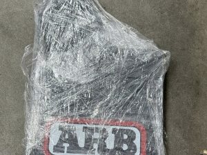 Alternative view of VÈ CHẮN BÙN CAO SU CHỮ ARB MÀU ĐEN ĐỎ