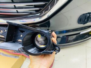 Alternative view of Bi Gầm 2.0 Dưỡng Pat Zin Mazda CX-5 & CX-8 – Lắp Đặt Chuẩn Vị Trí Đèn Gầm Zin