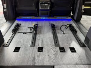 Alternative view of Lắp Đặt Sàn Vân Gỗ – Carbon Cá Nhân Hóa Cho Kia Carnival Tại Vũng Tàu | Độ Xe Trần Tùng