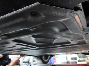 Alternative view of Tấm Bảo Vệ Pin KATA Cho VinFast Limo Green & MPV7 Tại Vũng Tàu – Bảo Vệ Gầm Pin Xe Điện