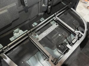 ĐỘ GHẾ TRƯỢT ĐIỆN BĂNG SAU FORD RANGER – FORD RAPTOR